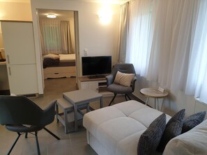 تلفزيون بشاشة مسطحة، ألعاب للصغار