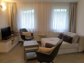 Flat-screen TV, toys - Waldhotel Rennsteighöhe (Ilmenau)