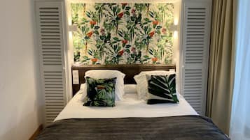 Superior Double Room | Desk, blackout curtains, iron/ironing board, free WiFi