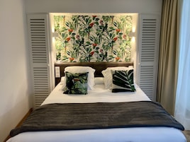 Superior Double Room | Desk, blackout drapes, iron/ironing board, free WiFi