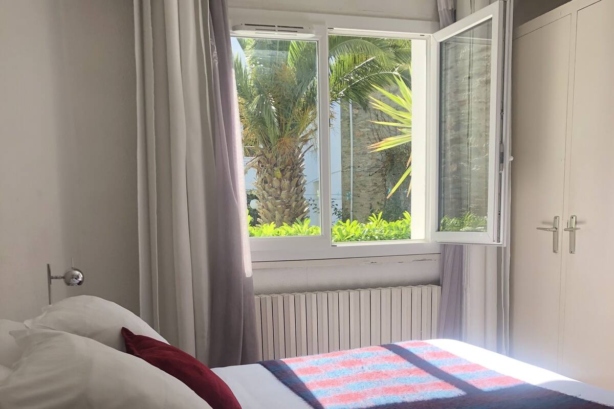 Desk, blackout curtains, iron/ironing board, free WiFi