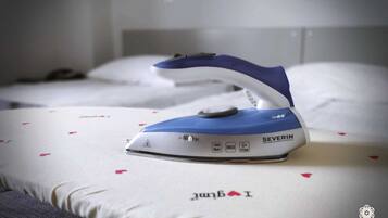 Iron/ironing board
