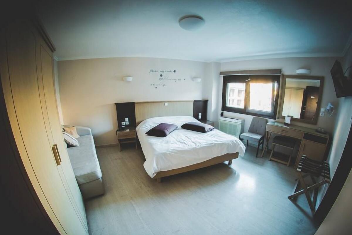 Ropa de cama de alta calidad, cortinas opacas, sistema de insonorización