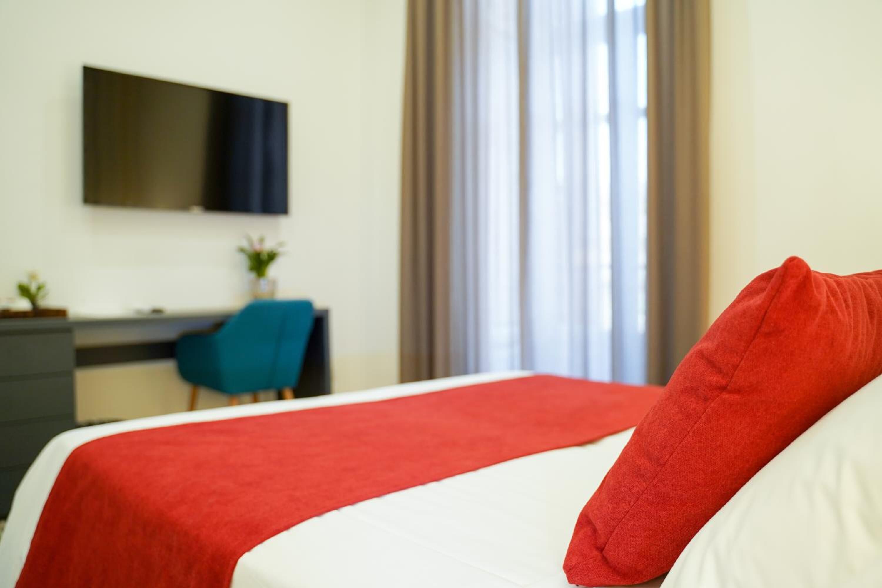 design double or twin room, annex building | premium bedding, minibar, in-room safe, desk