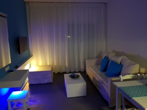 Deluxe Apartment, 1 Bedroom | Living area