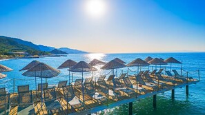 Platja privada, voleibol de platja, bar a la platja i caiac 