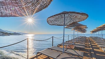 Private beach, beach volleyball, beach bar, kayaking