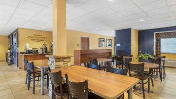 Sudah termasuk sarapan lengkap setiap hari