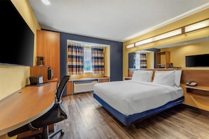 Standard Room, 1 King Bed, Accessible, Refrigerator & Microwave | Hypo-allergenic bedding, pillowtop beds, desk, laptop workspace