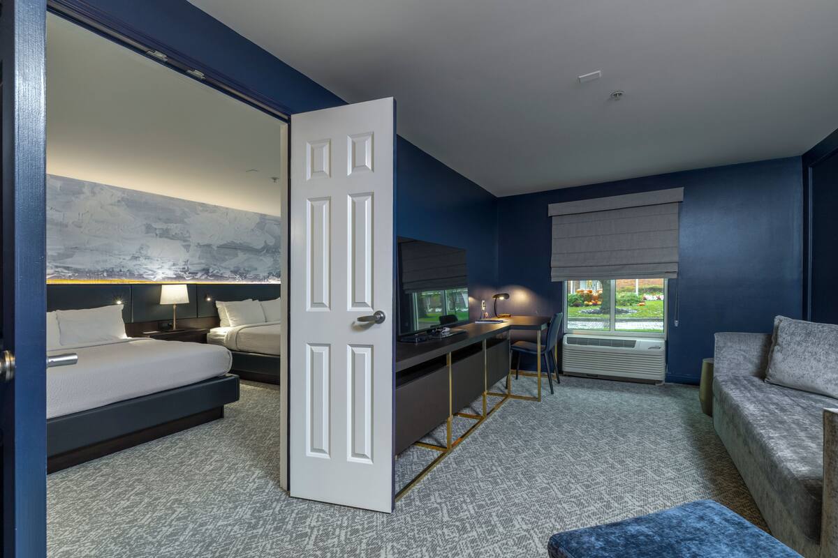 Premium bedding, pillowtop beds, in-room safe, desk