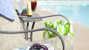 Indoor pool, seasonal outdoor pool, sun loungers