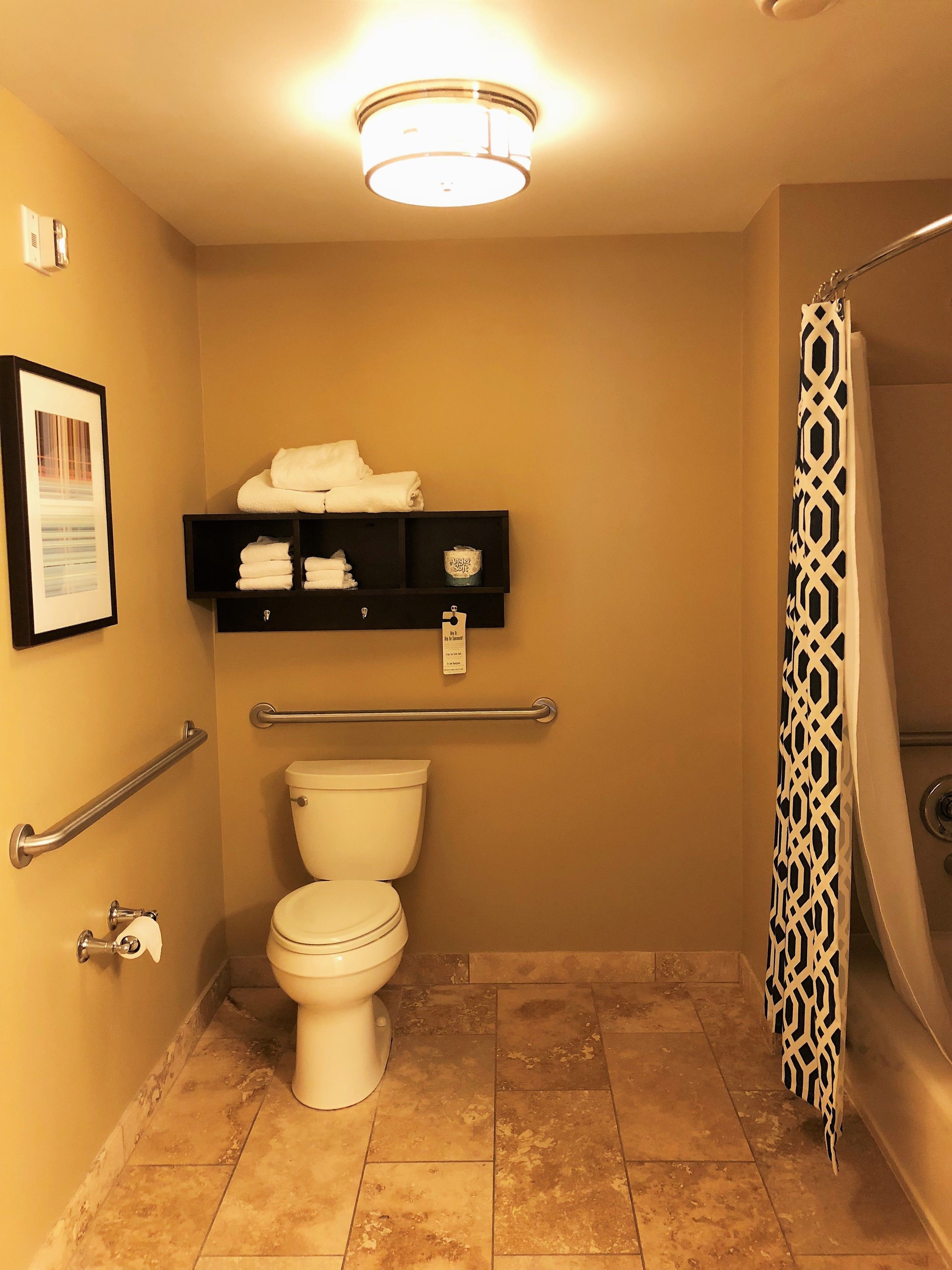 shower, hydromassage showerhead, free toiletries, hair dryer