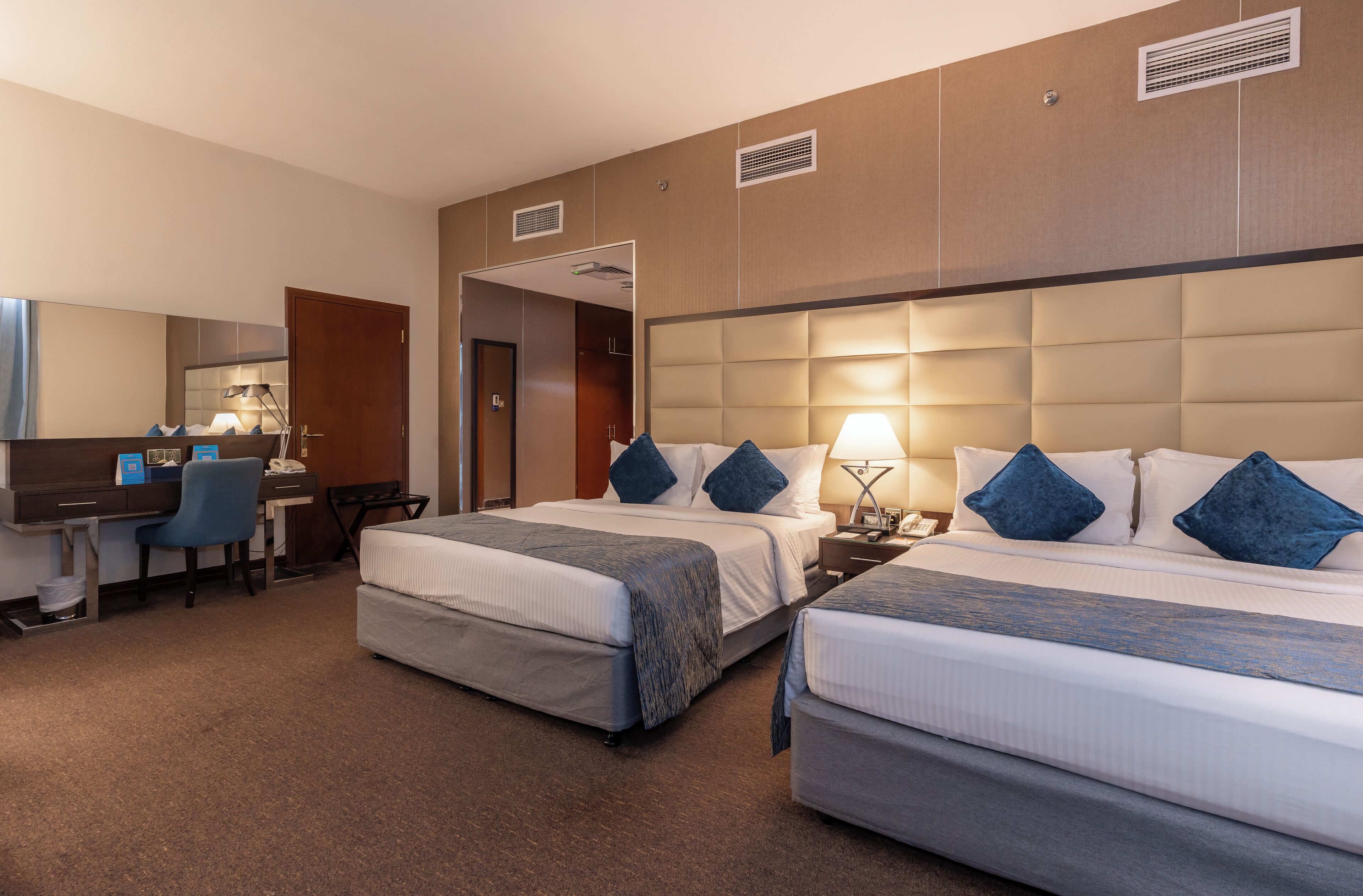 Junior Suite, 2 Queen Beds, Non Smoking