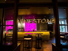 Bar (en la propiedad)