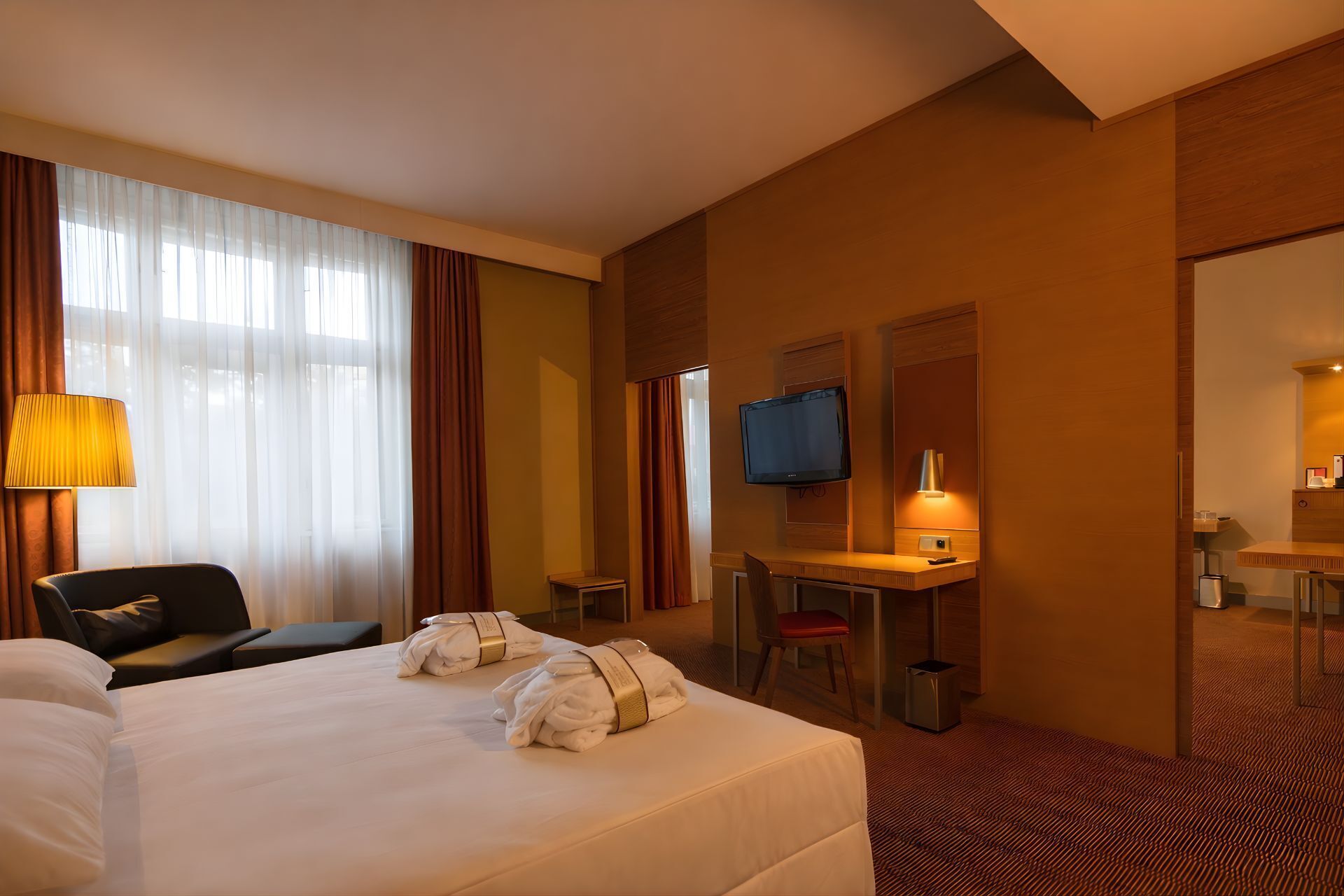 Privilege, Suite, 1 dobbeltseng med sovesofa | Allergitestet sengetøy, safe på rommet og skrivebord