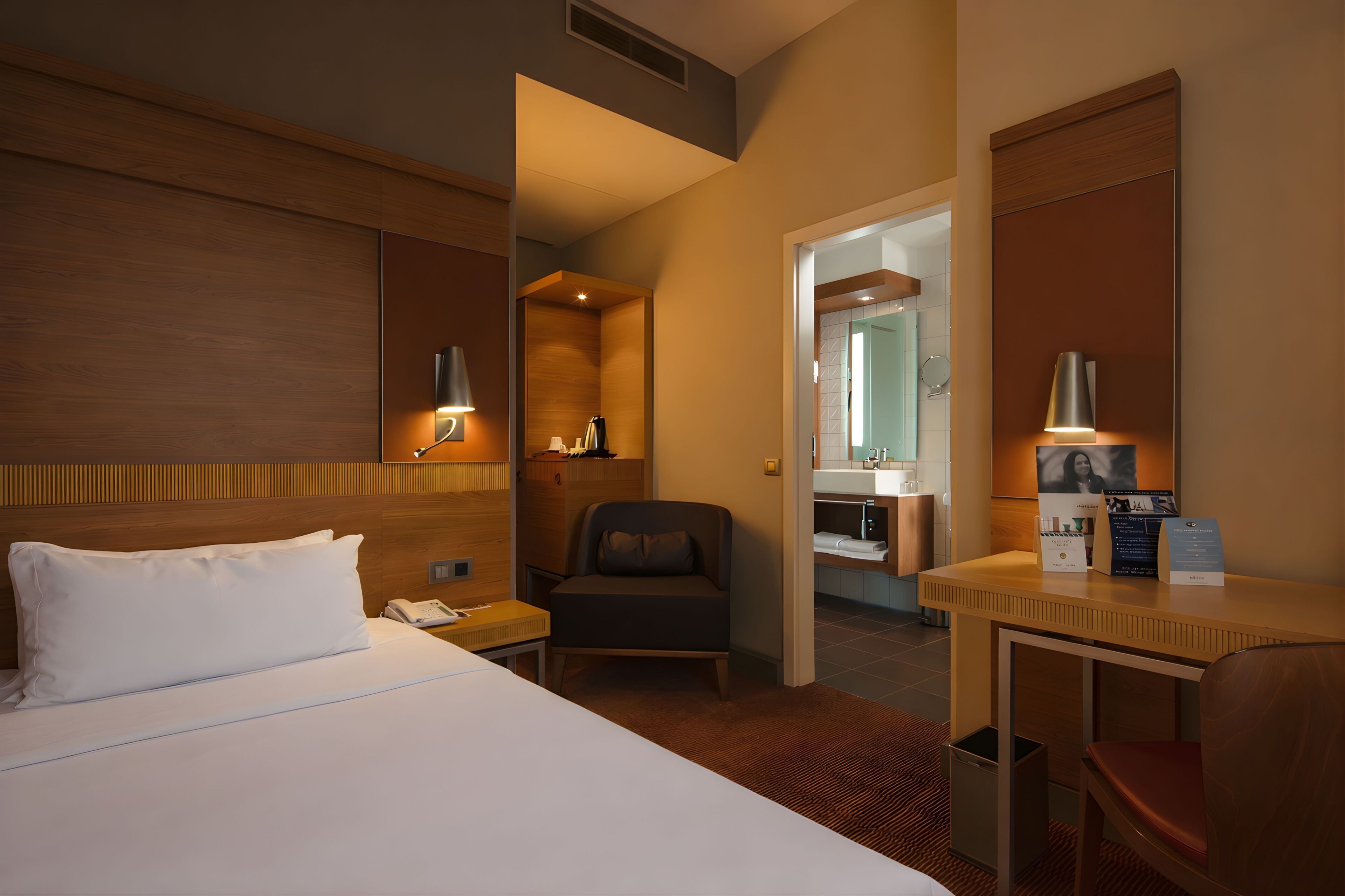 Hypo-allergenic bedding, in-room safe, desk, laptop workspace