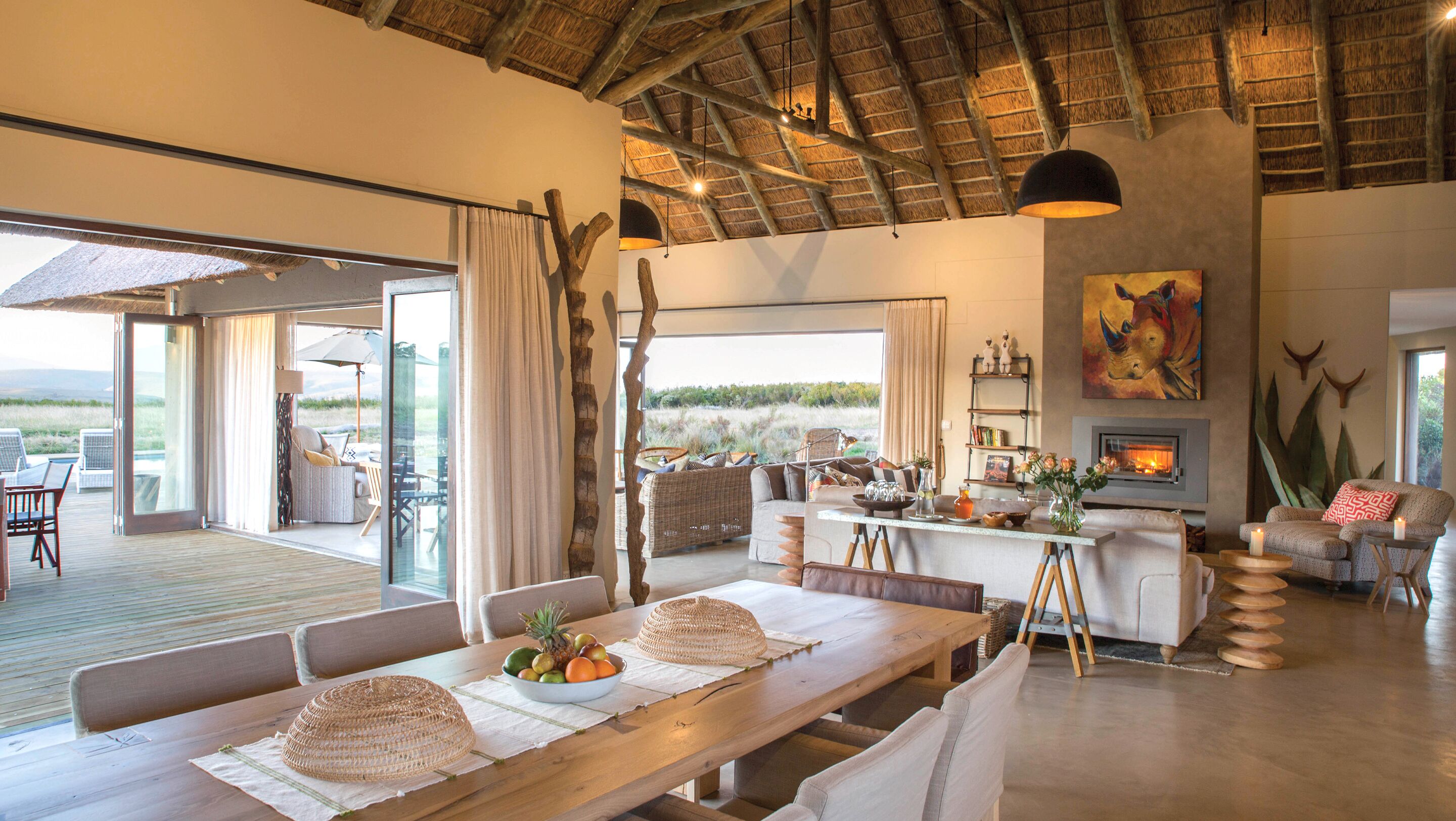 Luxury Villa (Ulubisi) | In-room dining