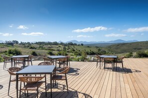 3 restaurants, breakfast, lunch, dinner served; African cuisine  - Gondwana Game Reserve (Mossel Bay)