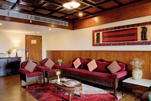 Presidential Suite (Presidential Suite Room) | Minibar, in-room safe, desk, soundproofing