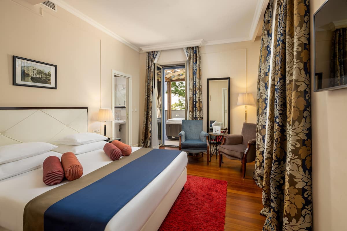 Allergikerbettwaren, Minibar, Zimmersafe, Schreibtisch