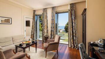 Suite – executive | Allergitestet sengetøy, minibar, safe på rommet og skrivebord