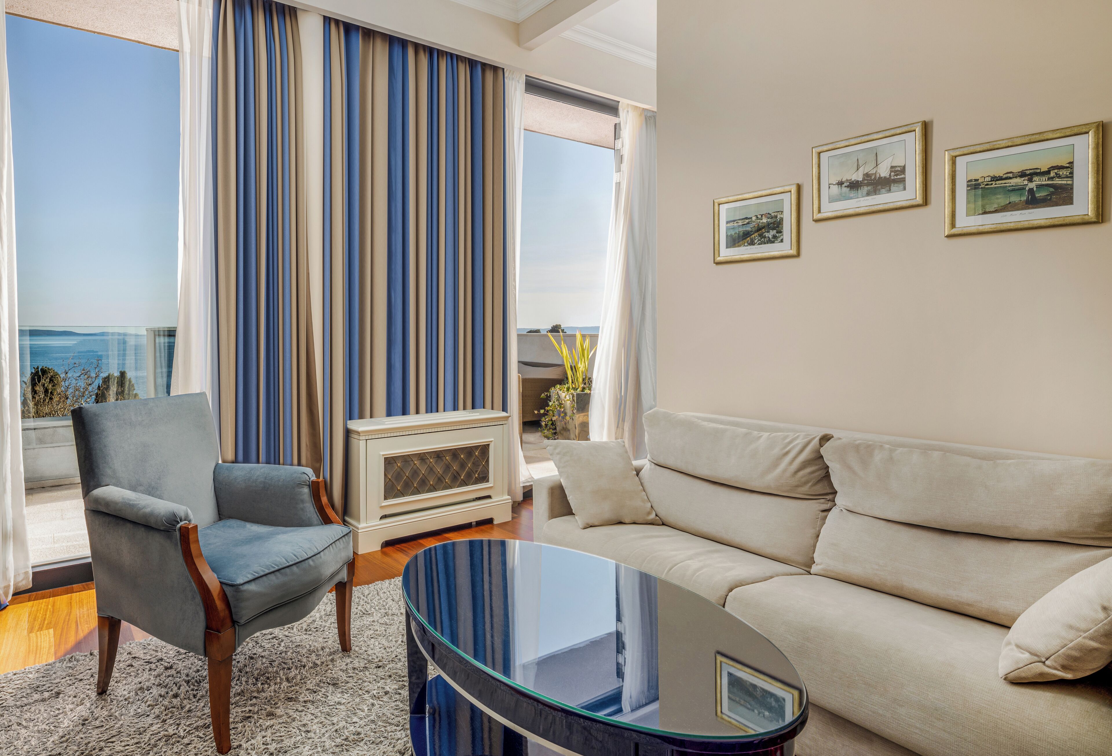 junior suite (panoramic view) | 2 bedrooms, hypo-allergenic bedding, minibar, in-room safe