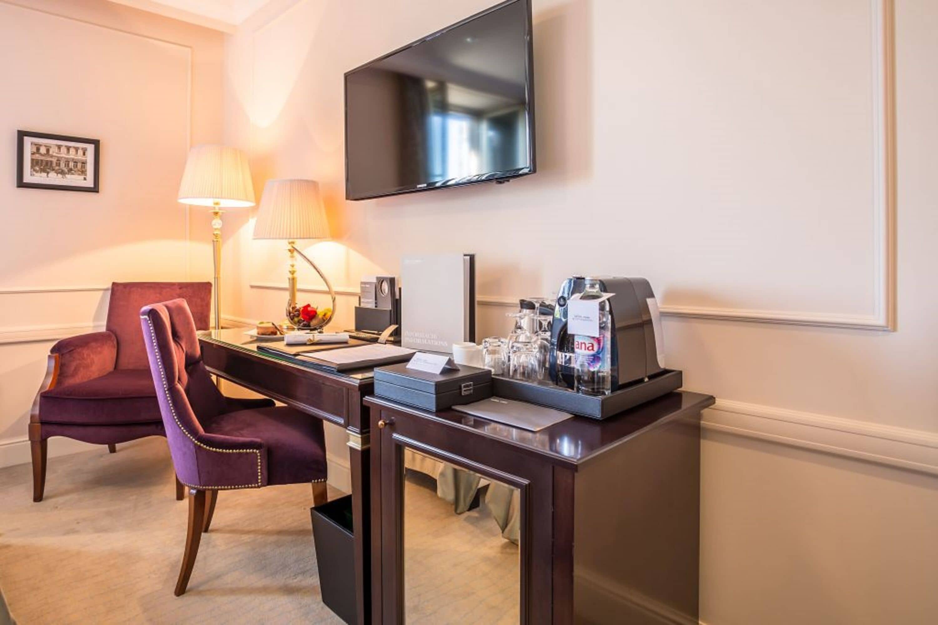 superior double room, sea side | 2 bedrooms, hypo-allergenic bedding, minibar, in-room safe