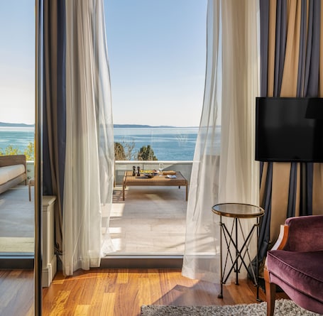 Junior Suite (panoramic view) | View from room