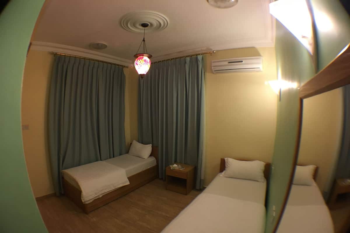 Single Room, Private Bathroom