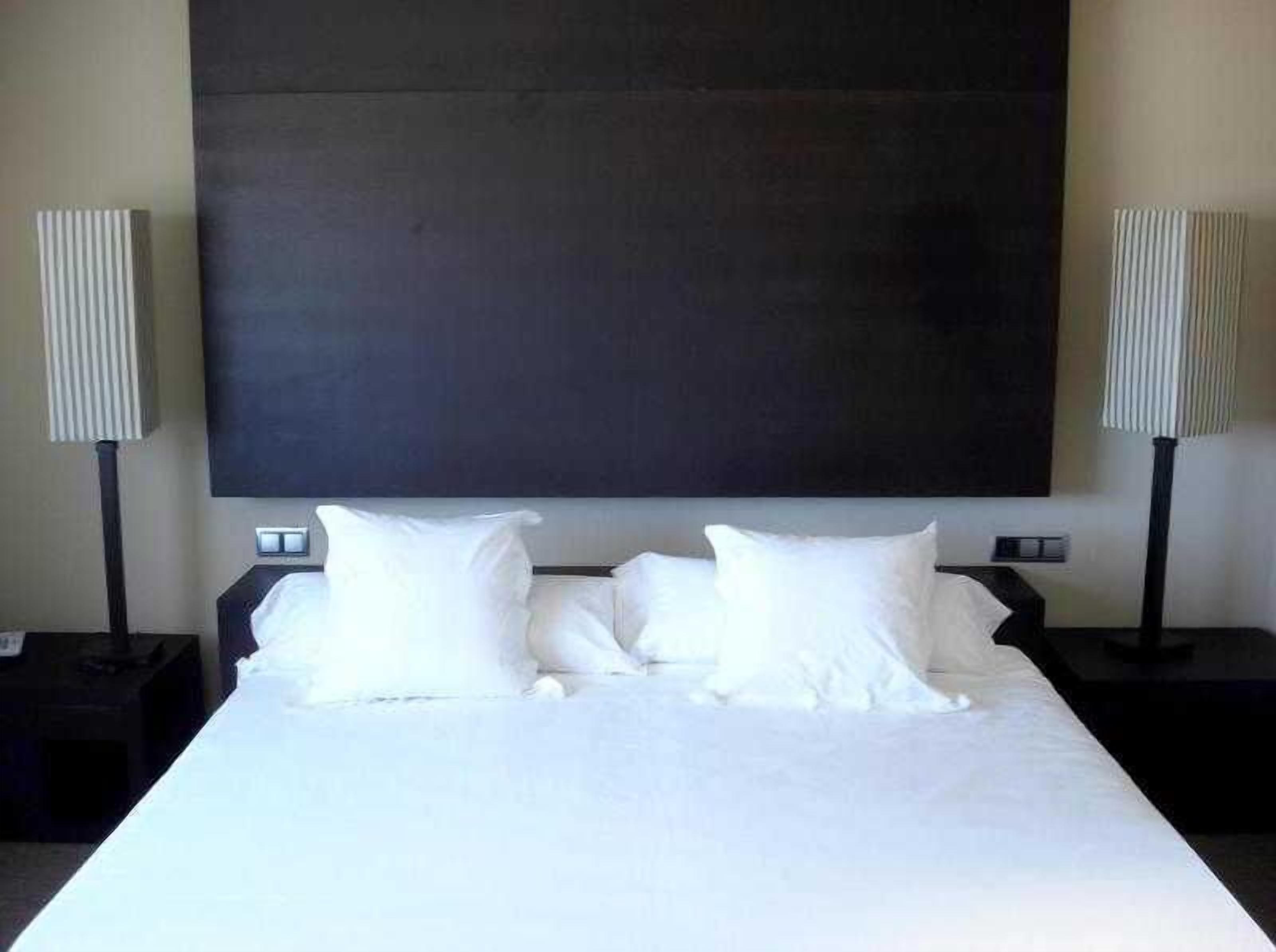 In-room safe, soundproofing, free WiFi