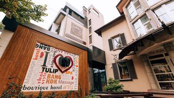 Façade de lâhĂ©bergement