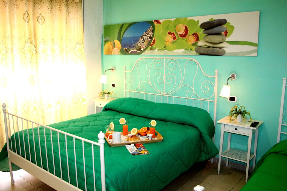 In-room safe, desk, soundproofing, free WiFi