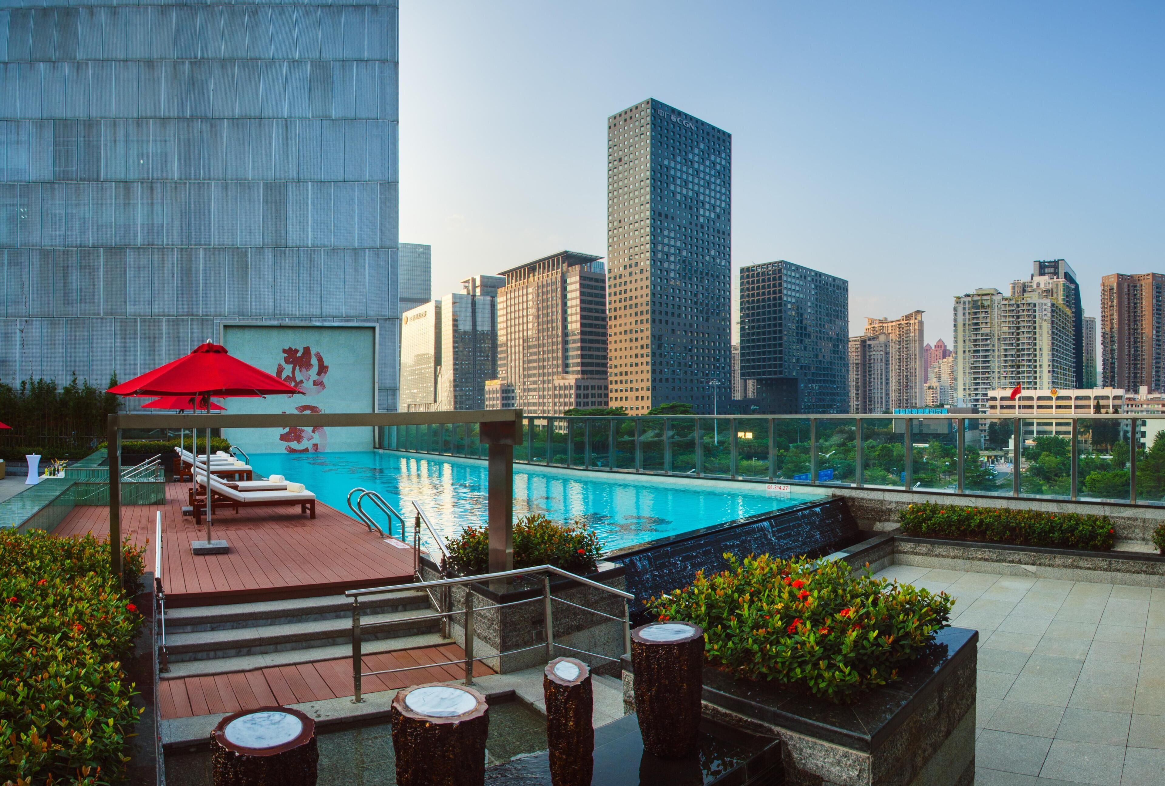 Outdoor pool, pool loungers