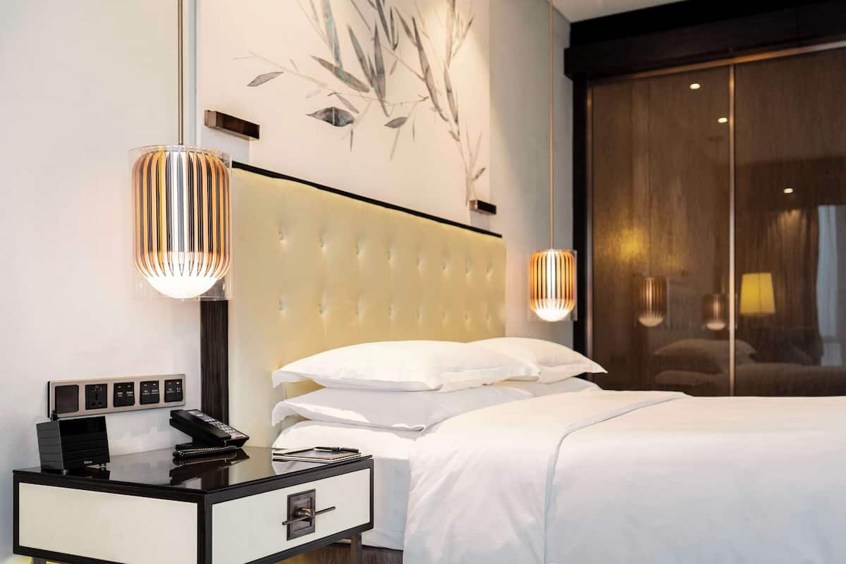 1 bedroom, down duvets, minibar, in-room safe