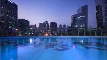 Outdoor pool, pool loungers