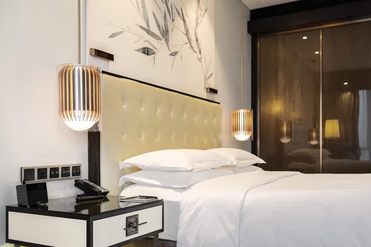 1 bedroom, down comforters, minibar, in-room safe