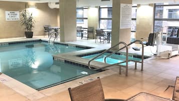 Piscine intérieure