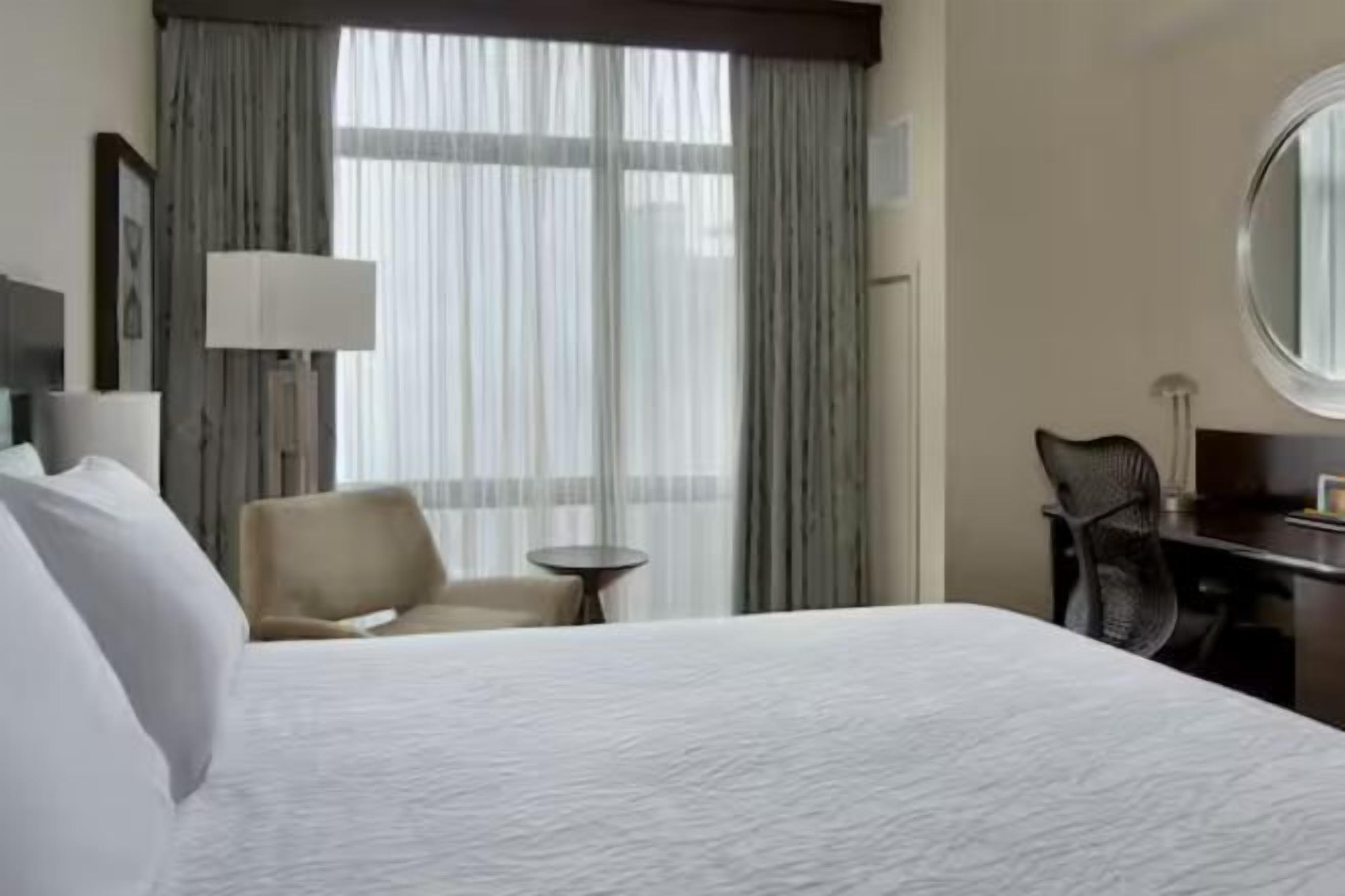 Allergikerbettwaren, Zimmersafe, Schreibtisch