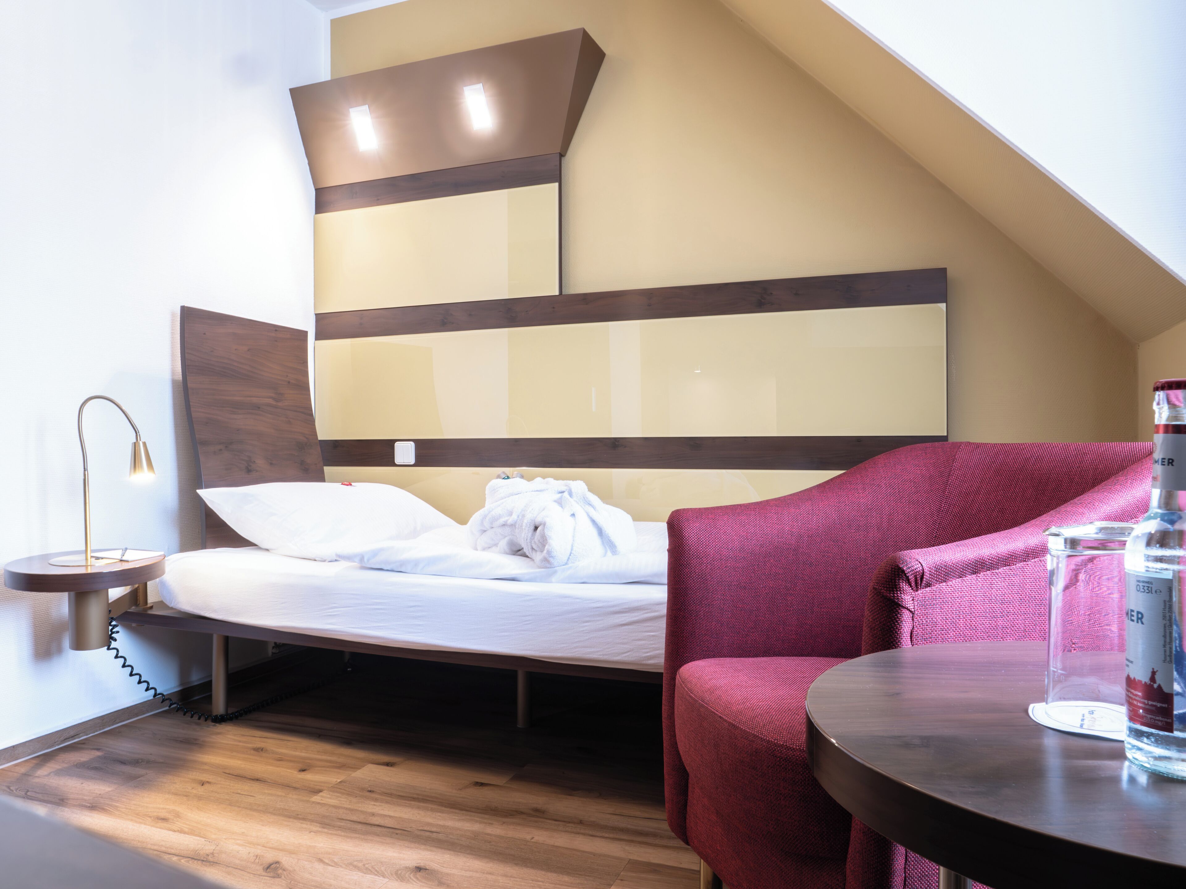 Standard Single Room | Hypo-allergenic bedding, in-room safe, desk, laptop workspace