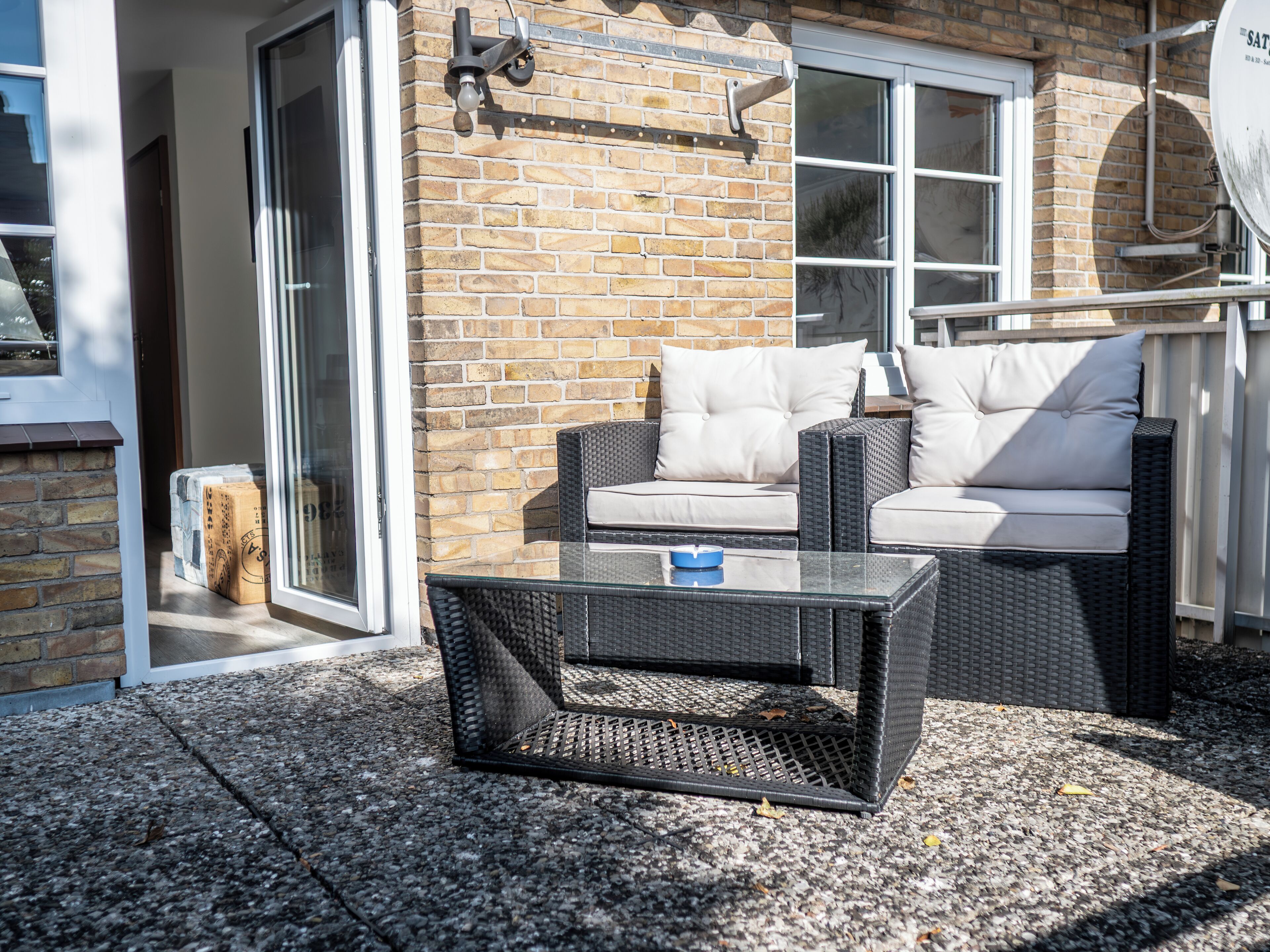 コンフォート ダブルルーム | 低刺激性寝具、セーフティボックス (室内)、デスク、ノートパソコン用作業スペース