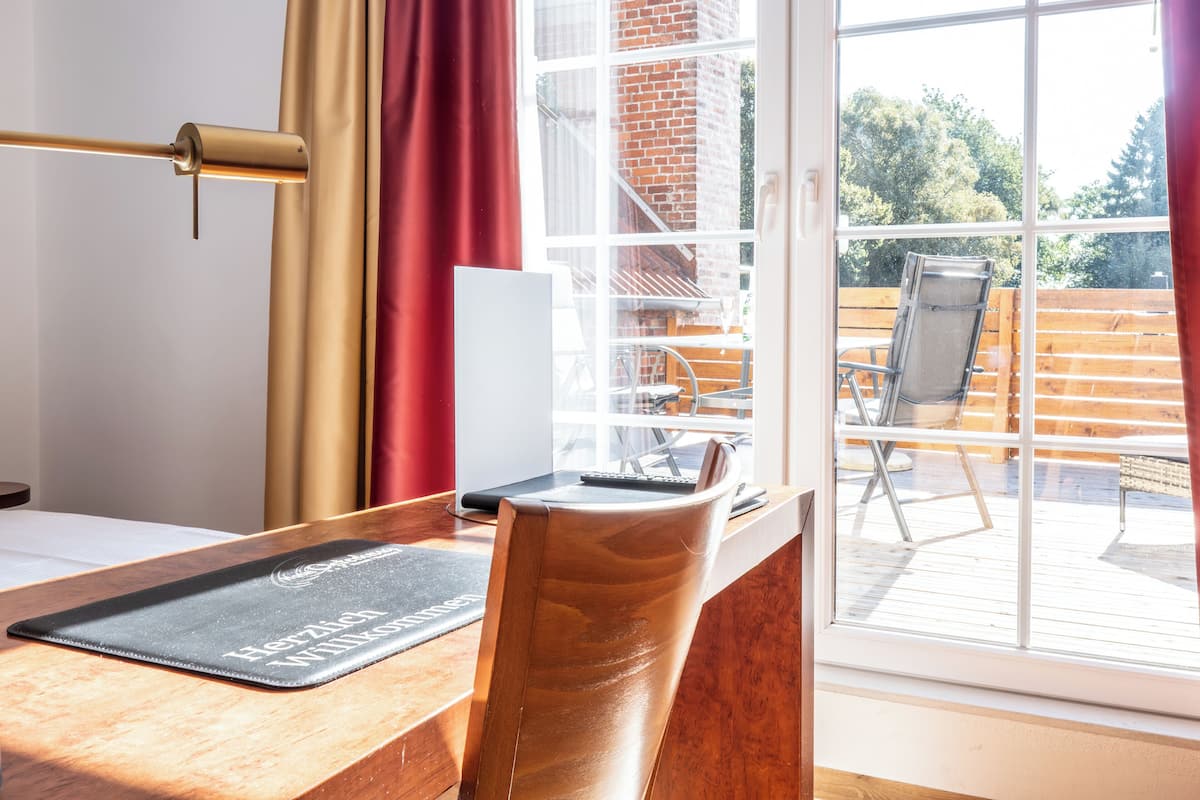 Comfort Double Room | Hypo-allergenic bedding, in-room safe, desk, laptop workspace