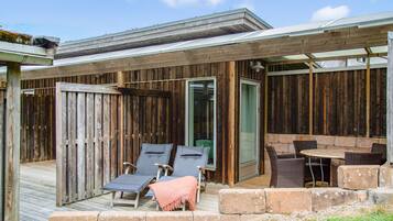 Minisvit - med egen jacuzzi i badrummet | Terrass/Patio