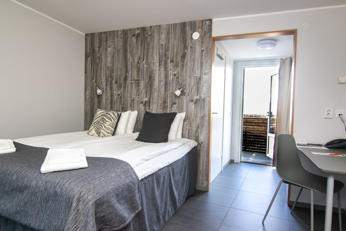 1 bedroom, in-room safe, desk, blackout drapes