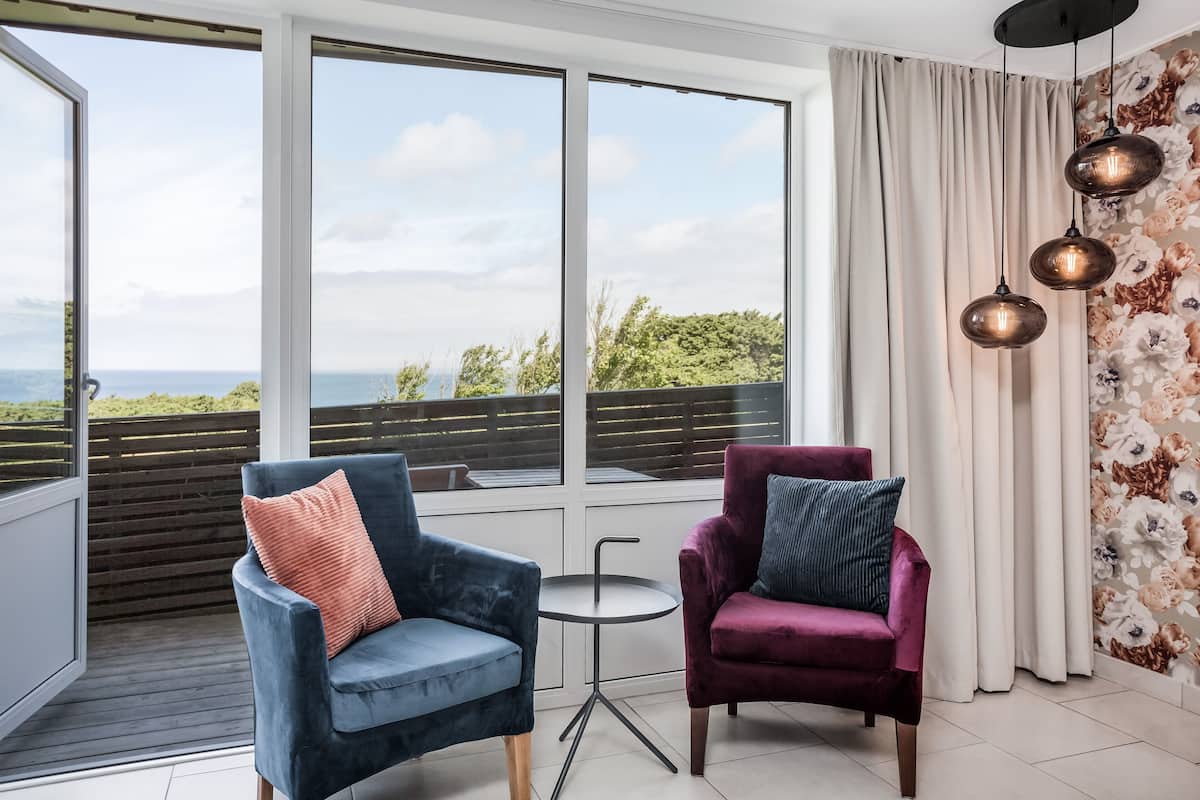 double room, sea view | 1 bedroom, in-room safe, desk, blackout curtains