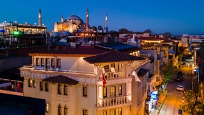 Habitación doble, Terraza | Minibar, caja de seguridad en la habitación y escritorio 