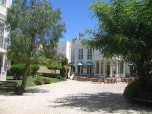 3 restaurants, breakfast, lunch, dinner served; international cuisine - Old Village Apartamentos Ov International (Loulé)