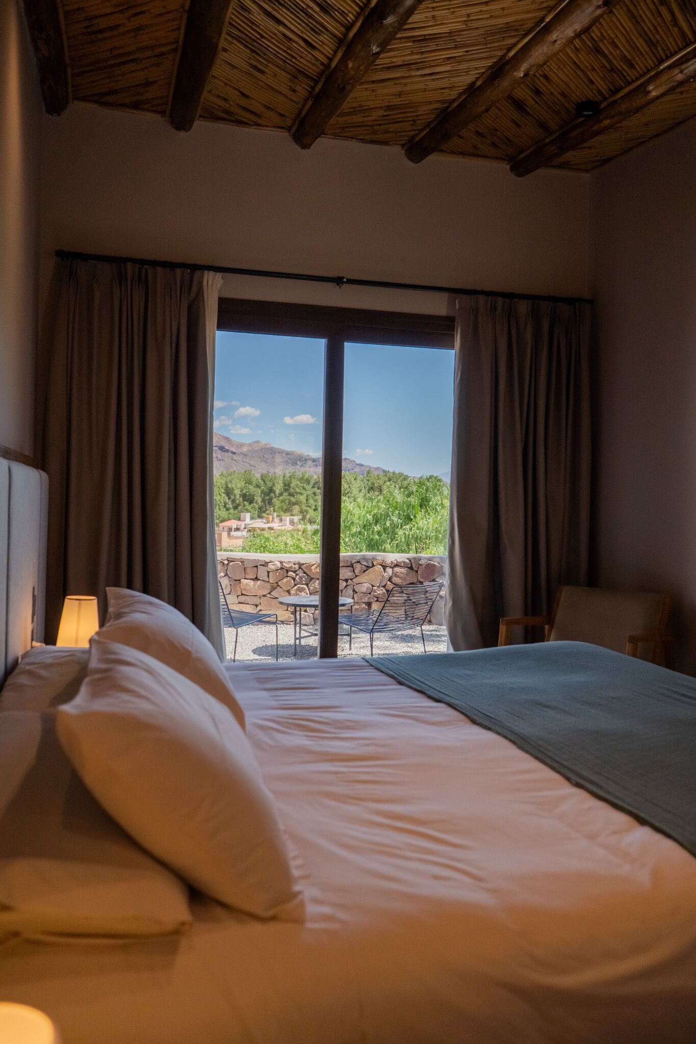 deluxe double room, 1 queen bed | minibar, in-room safe, soundproofing, wifi