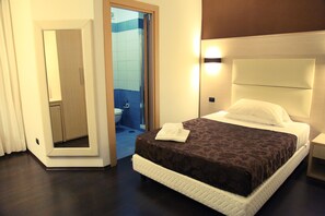 Comfort Single Room | Egyptian cotton sheets, premium bedding, down comforters, minibar - Hotel Sogni D'Oro Airport (Lamezia Terme)