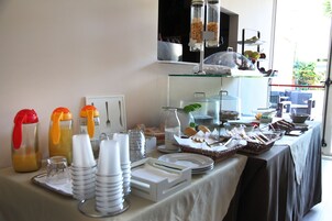 Daily cooked-to-order breakfast for a fee