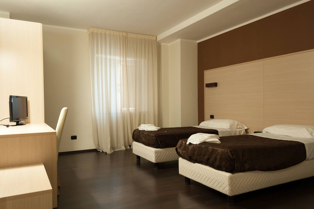Egyptian cotton sheets, premium bedding, down comforters, minibar